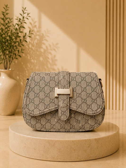 Luma Devaux Celeste Chain Crossbody Bag – Elegant Beige Luxury Shoulder Purse